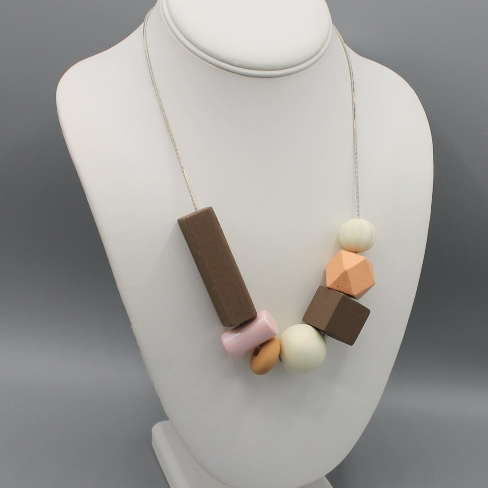 Large statement wooden orange brown necklace - Picture 2 of 5